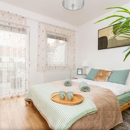 Family Lux Lounge In Voeroesmarty Street By Nw Apartment Budapest Ngoại thất bức ảnh