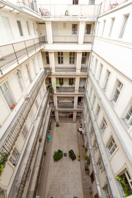 Family Lux Lounge In Voeroesmarty Street By Nw Apartment Budapest Ngoại thất bức ảnh