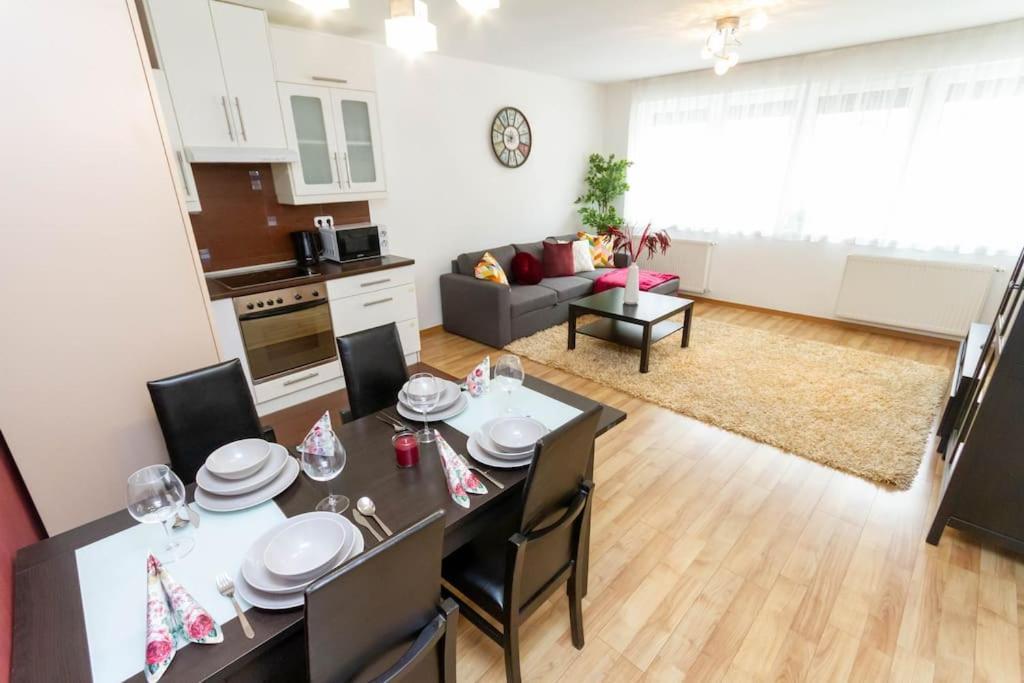 Family Lux Lounge In Voeroesmarty Street By Nw Apartment Budapest Ngoại thất bức ảnh