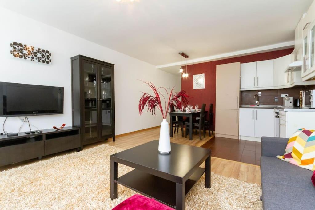 Family Lux Lounge In Voeroesmarty Street By Nw Apartment Budapest Ngoại thất bức ảnh